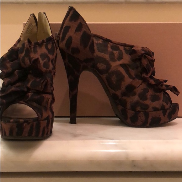 Leopard ruffle Nine West heels - Picture 2 of 5